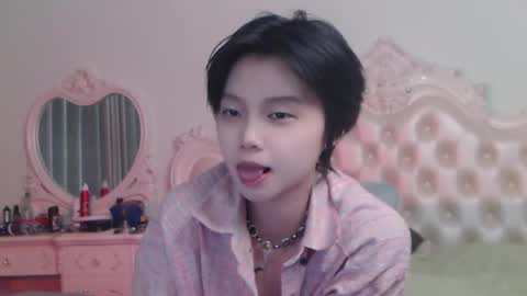 joycekay online show from April 27, 8:51 pm