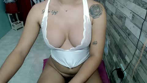 Snapshot of joycum_xxx chatting on December 22, 1:01 am JOY in your heart online show from December 22, 1:01 am