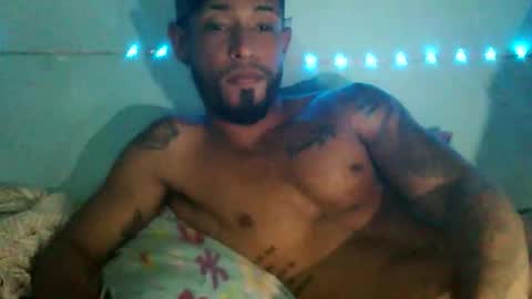 jpineda97 online show from February 6, 5:23 am