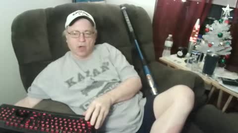 Snapshot of jpmel99 chatting on December 24, 6:22 am jpmel99 online show from December 24, 6:22 am