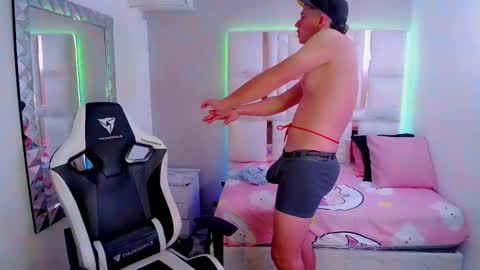 N I N O online show from March 5, 1:06 pm