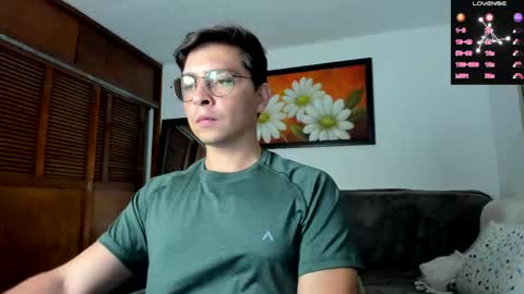 Snapshot of jriizh chatting on April 25, 11:24 pm Cristian- tellme Criis online show from April 25, 11:24 pm