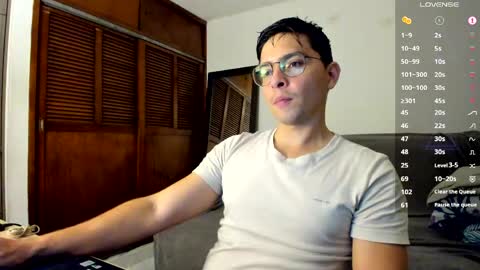 Snapshot of jriizh chatting on May 29, 2:42 am Cristian- tellme Criis online show from May 29, 2:42 am