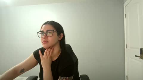 Snapshot of jshg12 chatting on March 7, 4:15 pm jshg12 online show from March 7, 4:15 pm