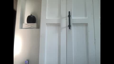 Snapshot of jstenjytheshow chatting on October 1, 7:42 pm Just Enjoy the Show online show from October 1, 7:42 pm