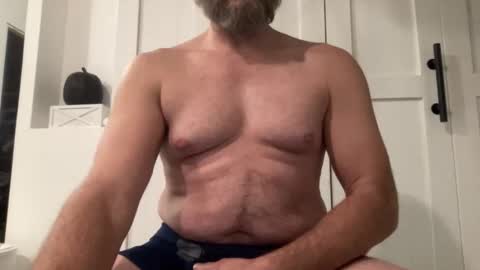 Snapshot of jstenjytheshow chatting on November 18, 12:27 am Just Enjoy the Show online show from November 18, 12:27 am