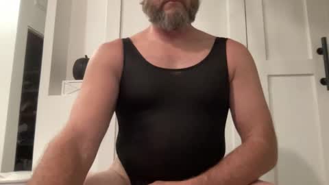 Snapshot of jstenjytheshow chatting on November 20, 2:45 am Just Enjoy the Show online show from November 20, 2:45 am