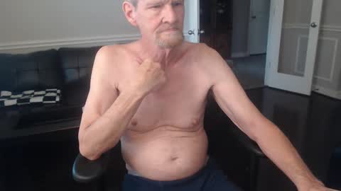 Snapshot of jtull52 chatting on December 17, 5:47 pm jtull52 online show from December 17, 5:47 pm