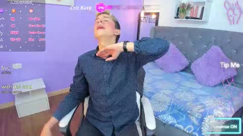 Snapshot of juaan_diick chatting on December 1, 6:02 pm Juandii online show from December 1, 6:02 pm