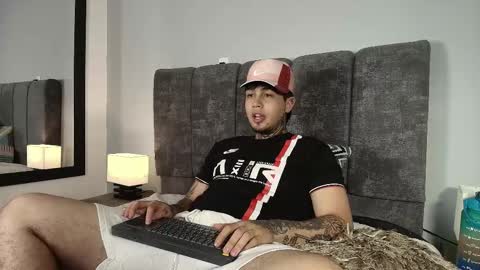 juan_alvarez18 online show from January 8, 3:20 am