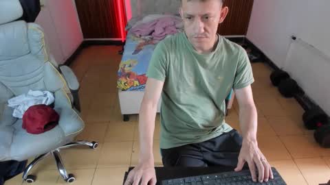 juan_and_luke online show from April 24, 12:18 pm