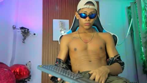 Snapshot of juan_contreras7 chatting on September 18, 11:34 am juan_contreras7 online show from September 18, 11:34 am