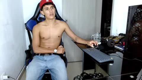 Snapshot of juan_da01 chatting on March 12, 7:57 am JuanDa online show from March 12, 7:57 am