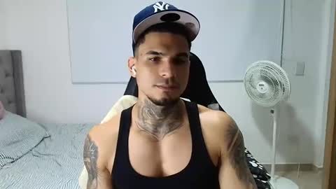Snapshot of juan_gomez_1 chatting on January 8, 1:41 am juan_gomez_1 online show from January 8, 1:41 am
