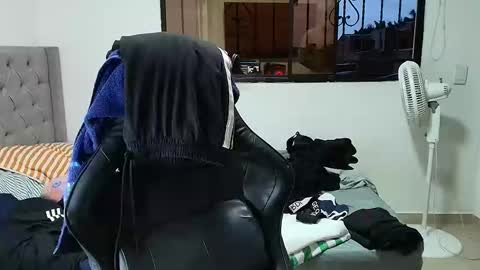 Snapshot of juan_gomez_1 chatting on January 12, 11:10 pm juan_gomez_1 online show from January 12, 11:10 pm