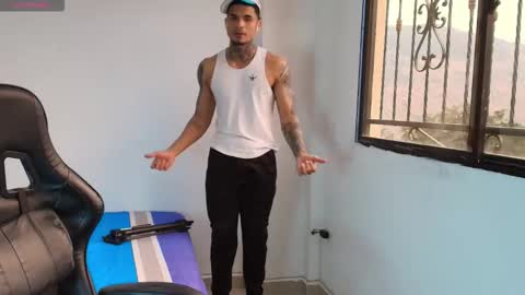 Snapshot of juan_gomez_1 chatting on February 28, 10:22 pm juan_gomez_1 online show from February 28, 10:22 pm