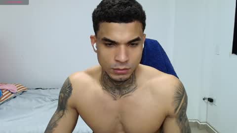 juan_gomez_1 online show from May 26, 2:29 am