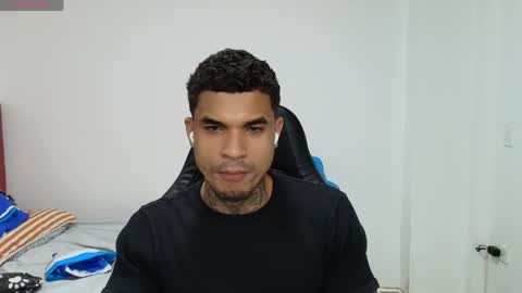 juan_gomez_1 online show from May 28, 11:35 pm