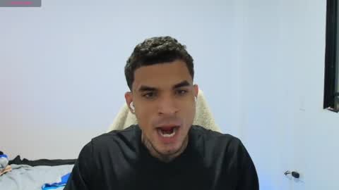 juan_gomez_1 online show from May 31, 1:03 am