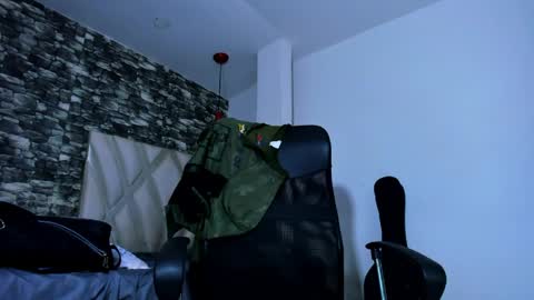 Snapshot of juan_jsmith chatting on May 7, 2:44 pm juan_jsmith online show from May 7, 2:44 pm