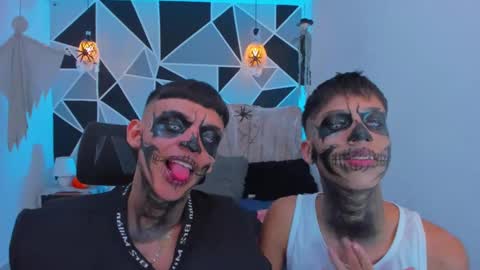 JuanSteven online show from October 31, 7:15 pm