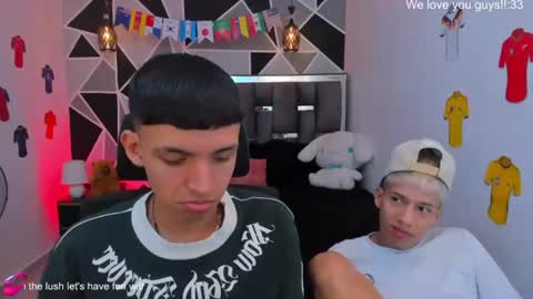 Snapshot of juan_nd_steven chatting on June 17, 9:05 pm JuanSteven online show from June 17, 9:05 pm