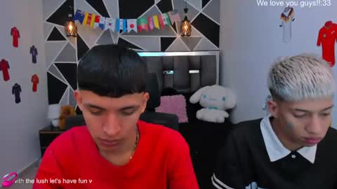 Snapshot of juan_nd_steven chatting on July 8, 12:26 am JuanSteven online show from July 8, 12:26 am