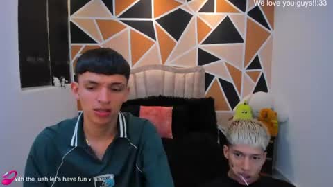 Snapshot of juan_nd_steven chatting on July 17, 3:46 am JuanSteven online show from July 17, 3:46 am