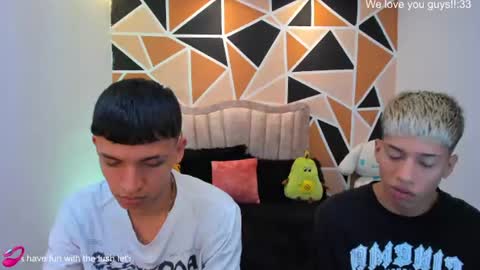 Snapshot of juan_nd_steven chatting on July 25, 3:59 am JuanSteven online show from July 25, 3:59 am
