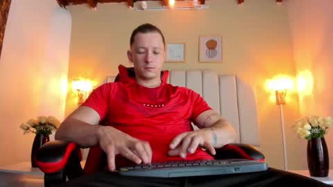 JUAN online show from December 4, 1:42 pm