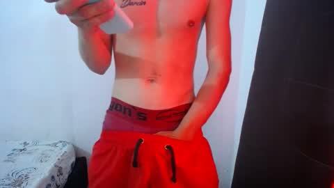 Snapshot of juan_stevan chatting on January 1, 8:04 pm juan stevan online show from January 1, 8:04 pm