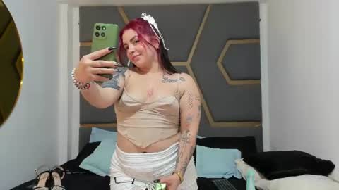 Juana Valkiria online show from June 25, 3:39 am