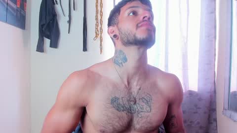 Snapshot of juanbladde chatting on January 12, 12:55 pm Juan Esteban online show from January 12, 12:55 pm