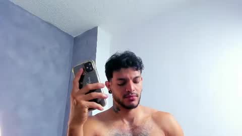 Snapshot of juanbladde chatting on June 18, 5:17 pm Juan Esteban online show from June 18, 5:17 pm