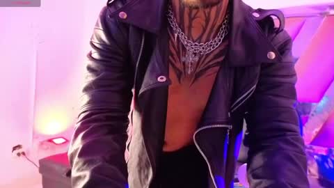 Snapshot of juancamilo66_ chatting on June 3, 1:25 pm juancamilo66_ online show from June 3, 1:25 pm