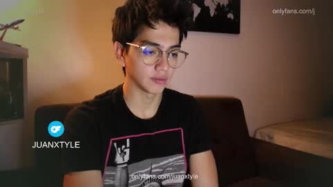 . online show from December 5, 7:10 pm