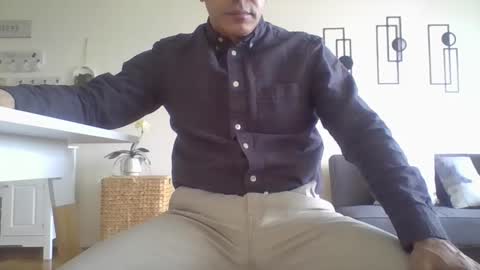 juanearth1 online show from April 29, 9:32 pm