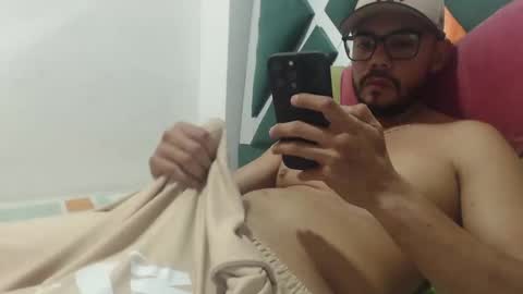 juanfe_style online show from October 17, 4:26 am