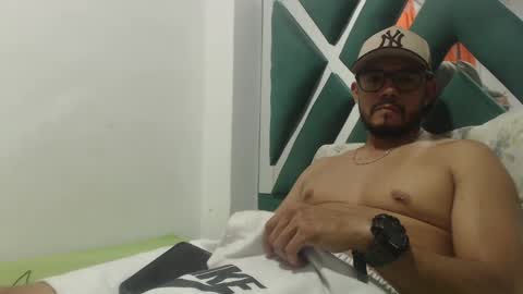 juanfe_style online show from November 12, 2:45 am