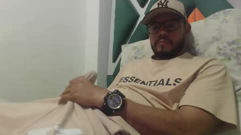 juanfe_style online show from December 5, 3:48 am