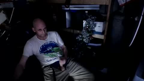 Snapshot of juanhunglow7741 chatting on April 11, 8:29 am juanhunglow7741 online show from April 11, 8:29 am