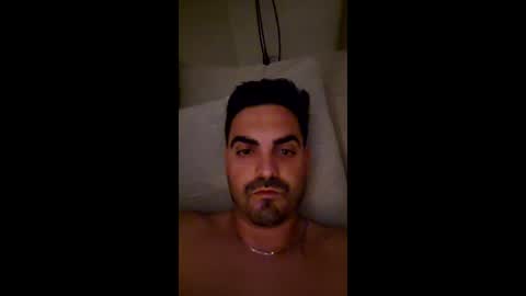 Snapshot of juanji88 chatting on May 18, 1:35 am juanji88 online show from May 18, 1:35 am