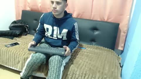 juanperez1999777 online show from September 14, 10:42 pm