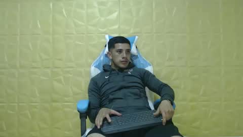juanperez1999777 online show from September 17, 10:22 pm