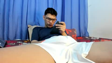 Snapshot of juansuarez204 chatting on July 10, 7:27 pm juansuarez204 online show from July 10, 7:27 pm