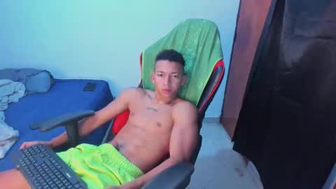 Snapshot of juansw66 chatting on June 11, 1:42 pm juansw66 online show from June 11, 1:42 pm
