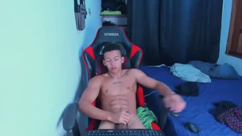 Snapshot of juansw66 chatting on June 18, 2:21 pm juansw66 online show from June 18, 2:21 pm