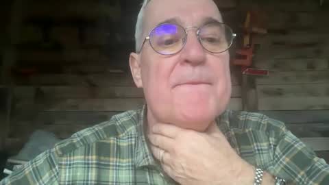 Snapshot of juantricker chatting on February 10, 5:17 pm Juan online show from February 10, 5:17 pm