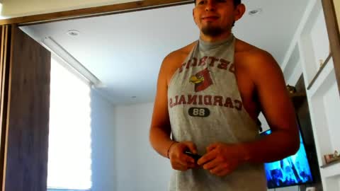 Snapshot of juanvilla02 chatting on May 5, 9:45 pm Juan online show from May 5, 9:45 pm
