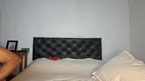 Snapshot of juanyroo chatting on March 9, 2:50 am juanyroo online show from March 9, 2:50 am